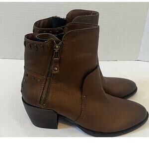 Women's OTBT Red Eye Brown Leather Moto Ankle Boots Casual Zip Studded Sz 7.5